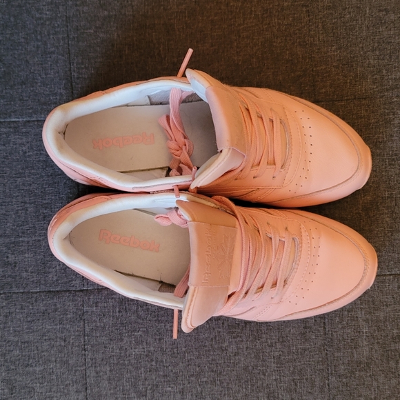 Reebok
Classic Leather Sneaker - Picture 6 of 10